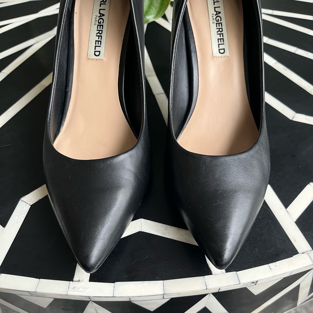 Karl Lagerfeld Paris Black Smooth Leather Kitten Heel Pumps - Picture 4 of 9